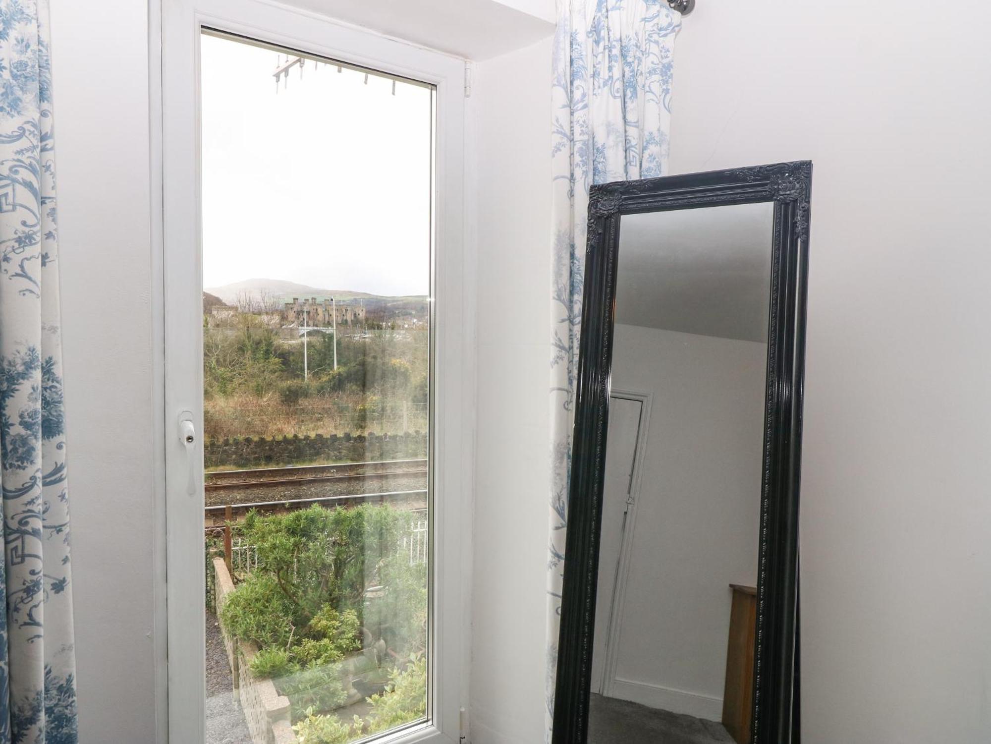 Platform 13 Railway Cottage ลันดิดโนจังก์ชัน ภายนอก รูปภาพ